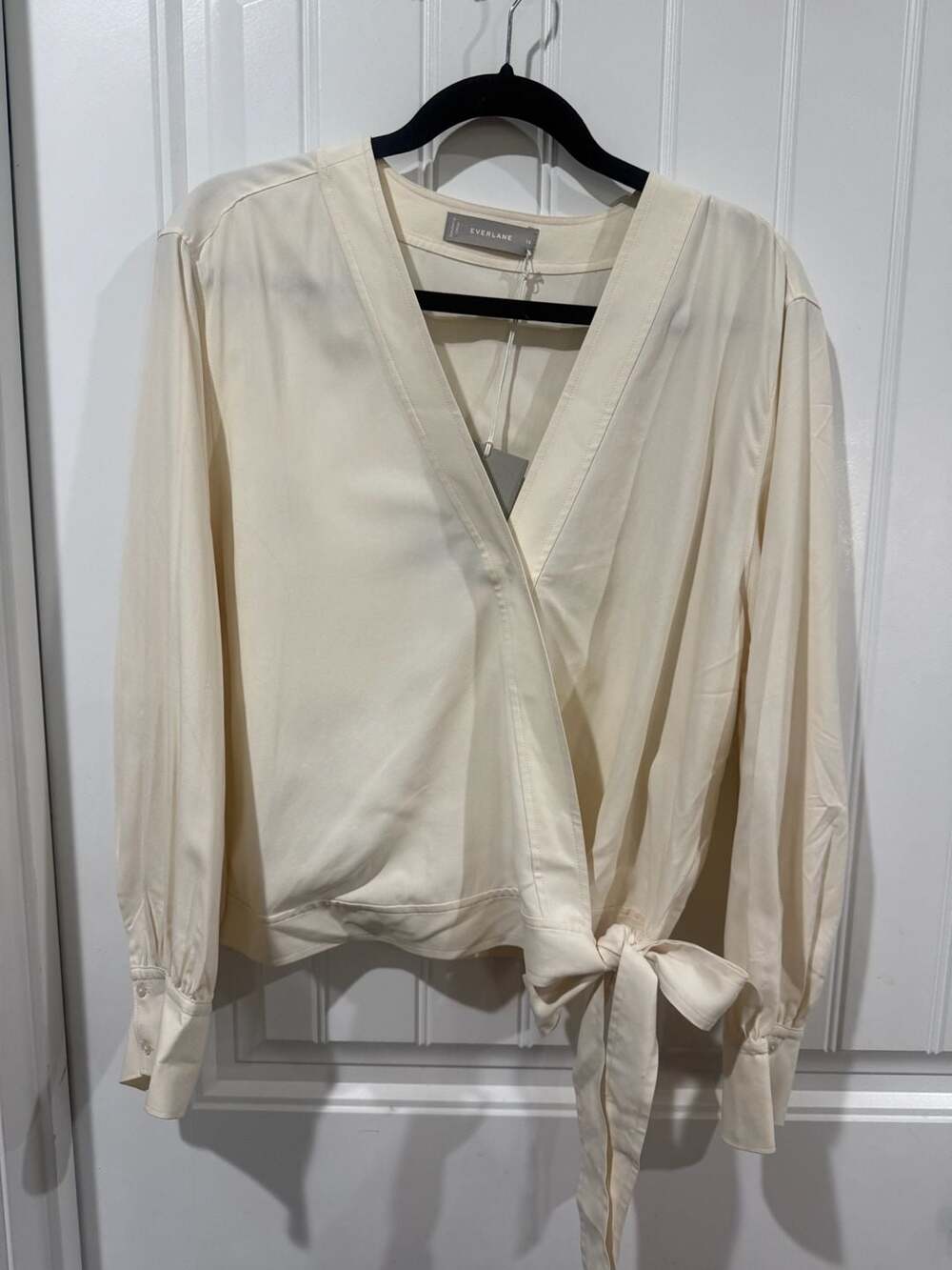 Everlane 100% Silk Wrap Blouse 16 Ivory Cream Tie Waist Career Quiet Luxury - Picture 2 of 8